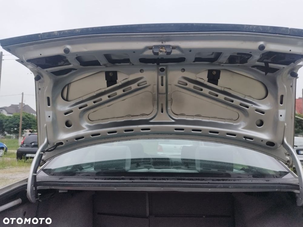 Volkswagen Passat 2.0 GL - 17