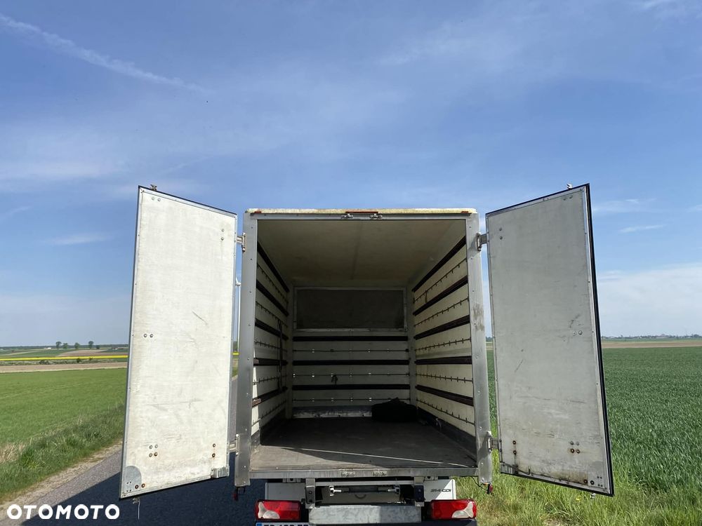Mercedes-Benz Sprinter - 10