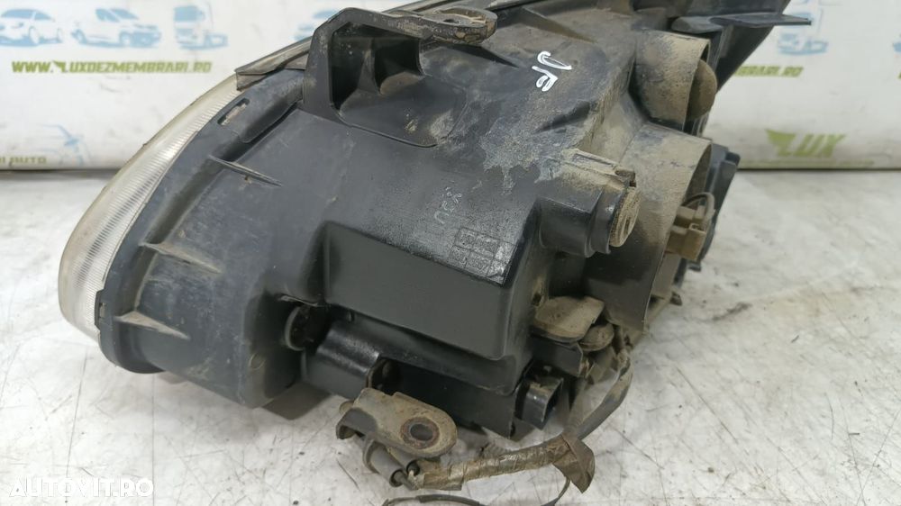 Far dreapta Kia Carens 1 (RS) [facelift] [2002 - 2006] 2.0 crdi D4EA - 2