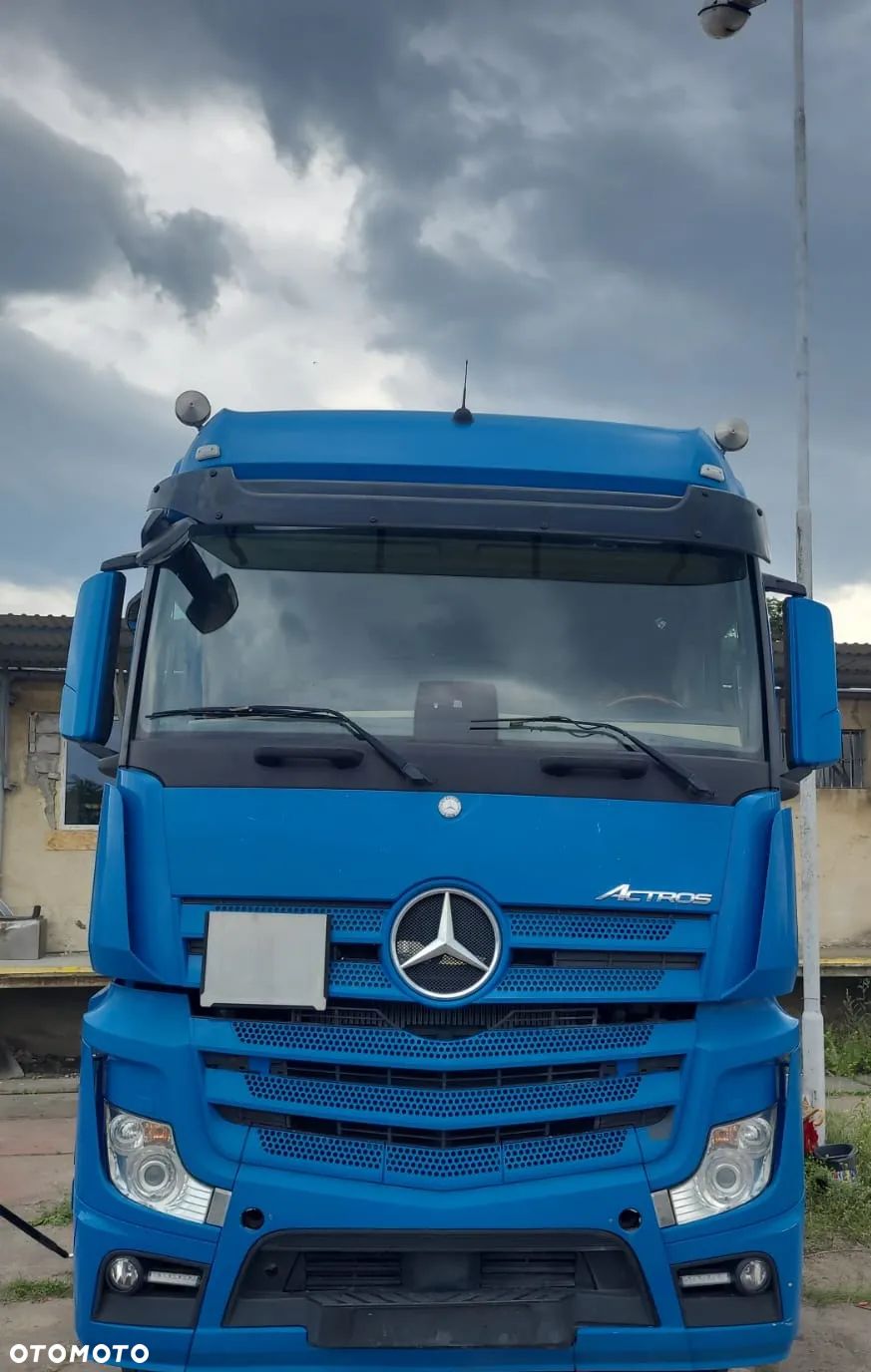 KABINA Mercedes Actros MP4  BIG SPACE - 1