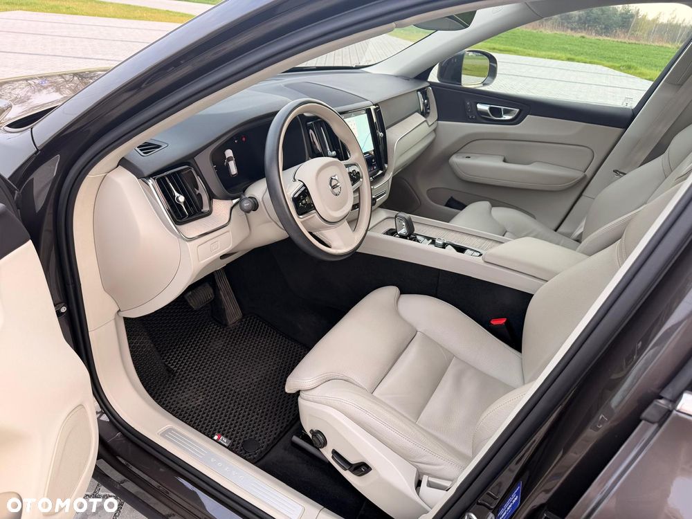 Volvo XC 60 B4 B Plus Bright - 8