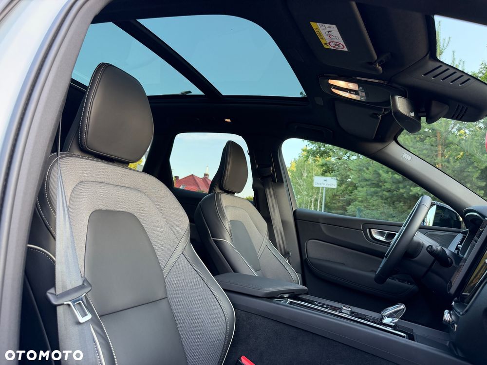 Volvo XC 60 B5 B AWD Plus Black Edition - 14