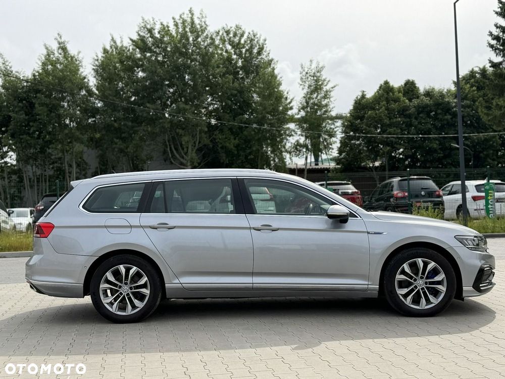 Volkswagen Passat - 13