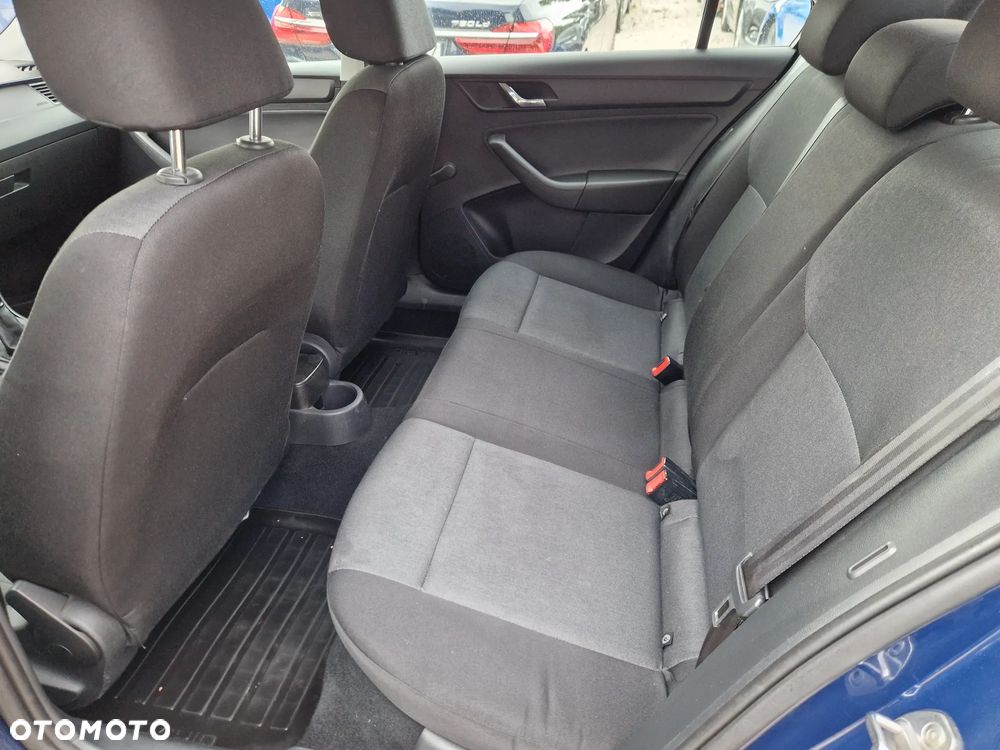 Skoda RAPID 1.2 TSI Ambition - 14