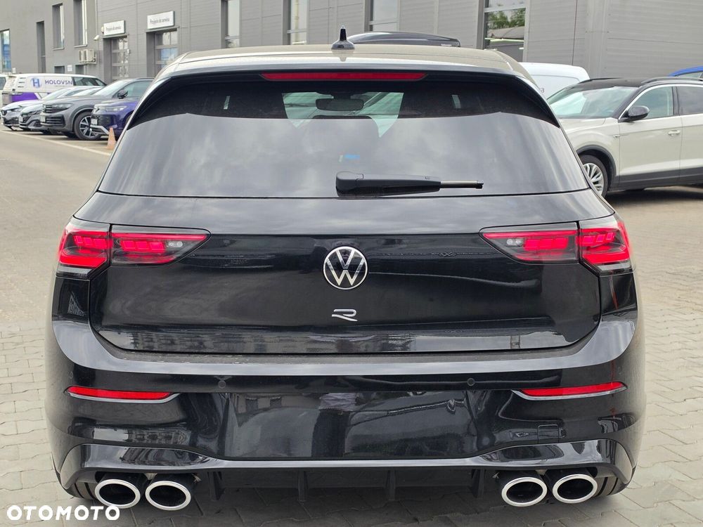 Volkswagen Golf - 10