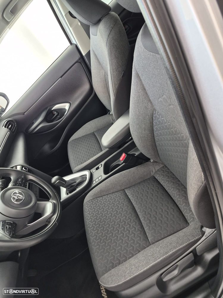 Toyota Yaris Cross 1.5 HDF Comfort Plus - 18