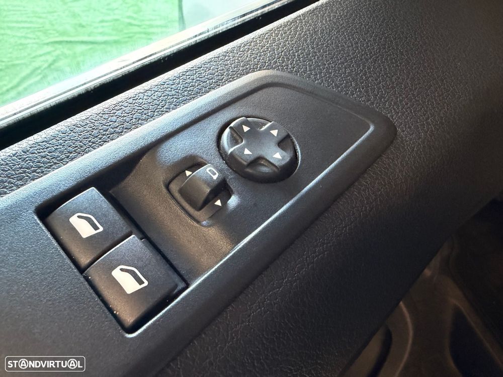 Opel Vivaro Outro - 13