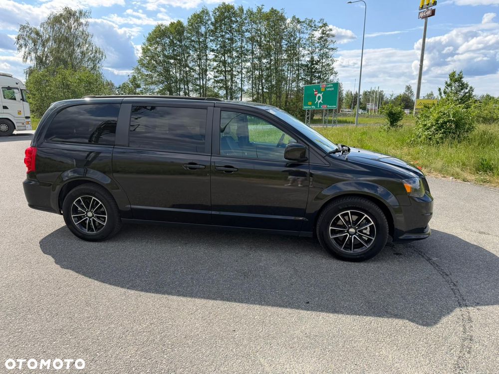 Dodge Grand Caravan 3.6 R/T - 4