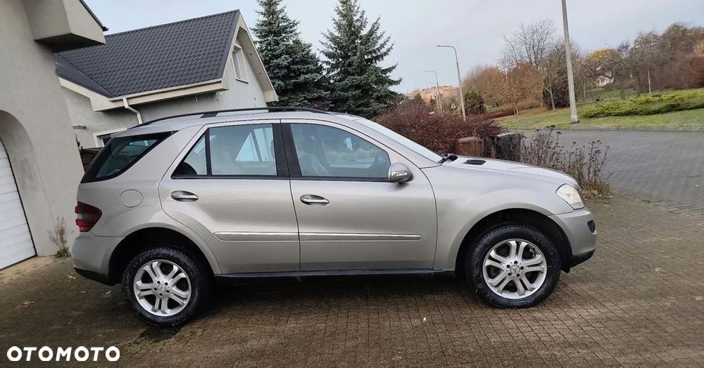Mercedes-Benz ML - 23