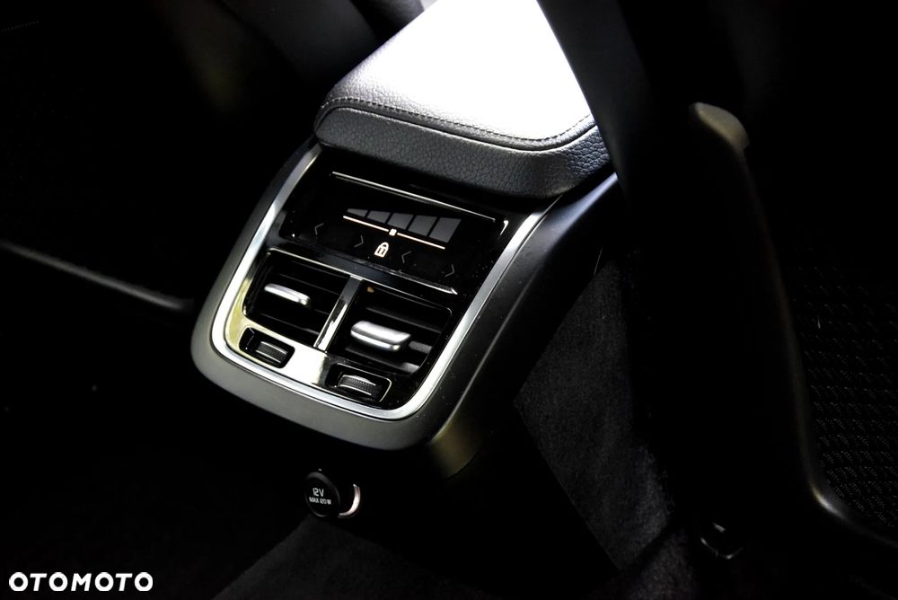 Volvo V60 D3 Momentum Pro - 17