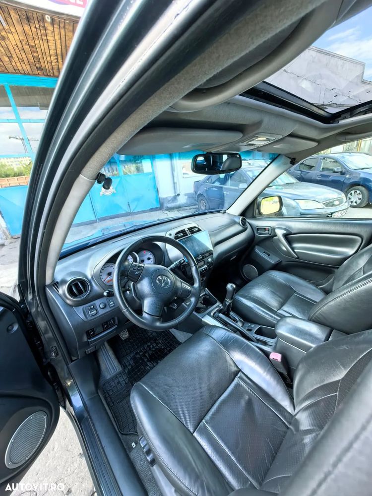 Toyota RAV4 2.0 D-4D VIP - 12