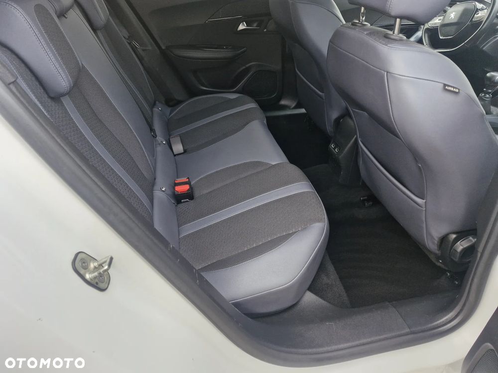 Peugeot 2008 BlueHDi 110 Allure Pack - 37