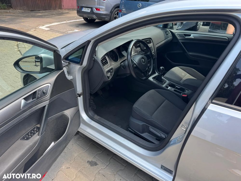 Volkswagen Golf 1.6 TDI DPF Trendline - 4