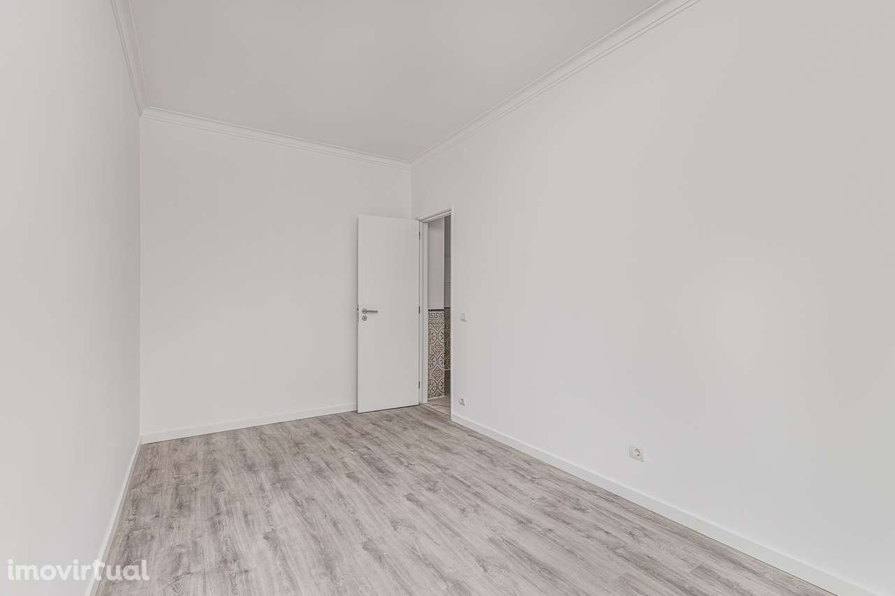 Arrenda-se apartamento T2 no centro do Barreiro. - Grande imagem: 2/24