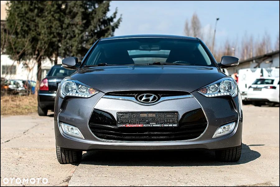 Hyundai Veloster - 3