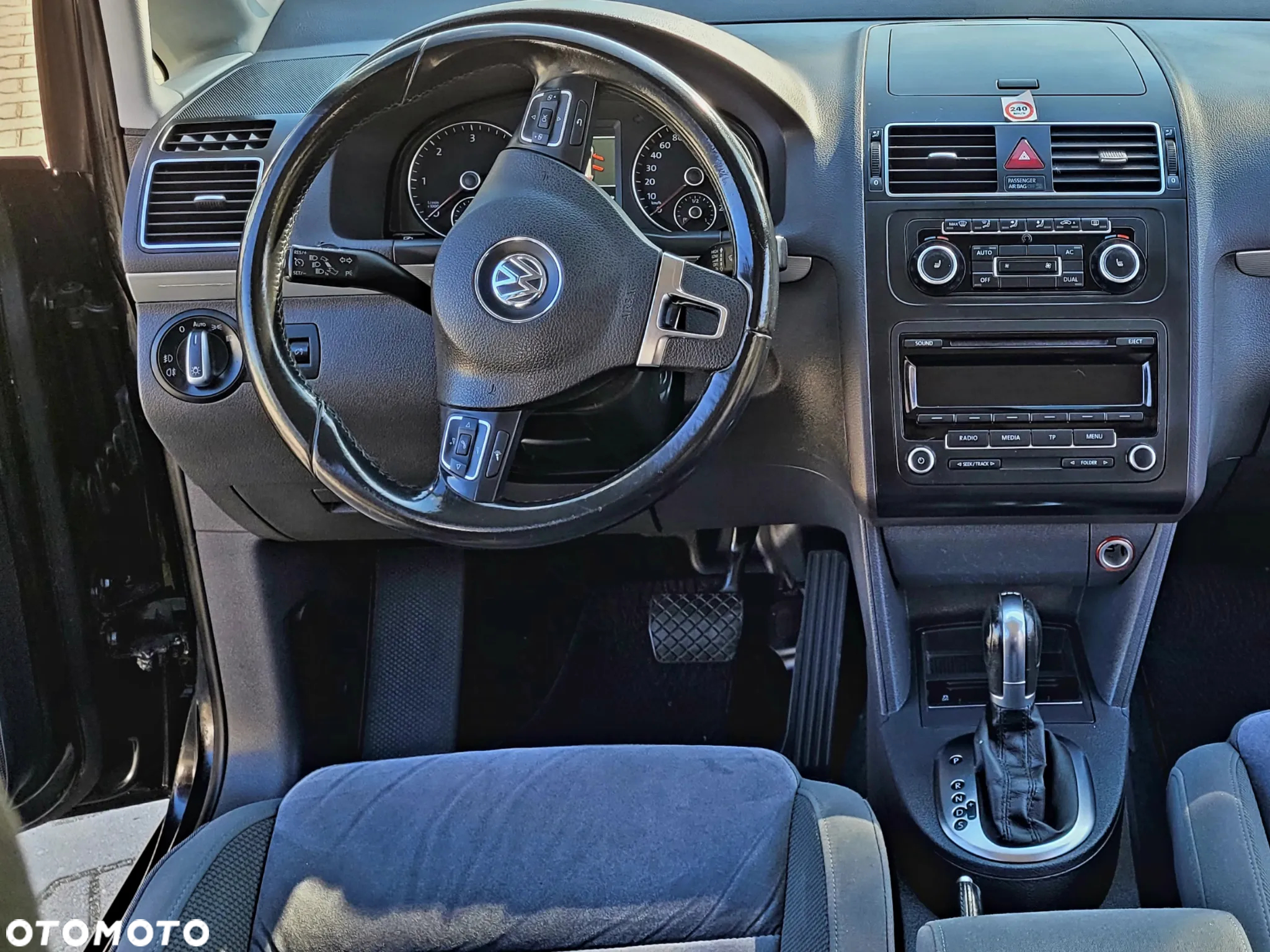 Volkswagen Touran 1.6 TDI DPF BlueMotion Technology DSG Comfortline - 18