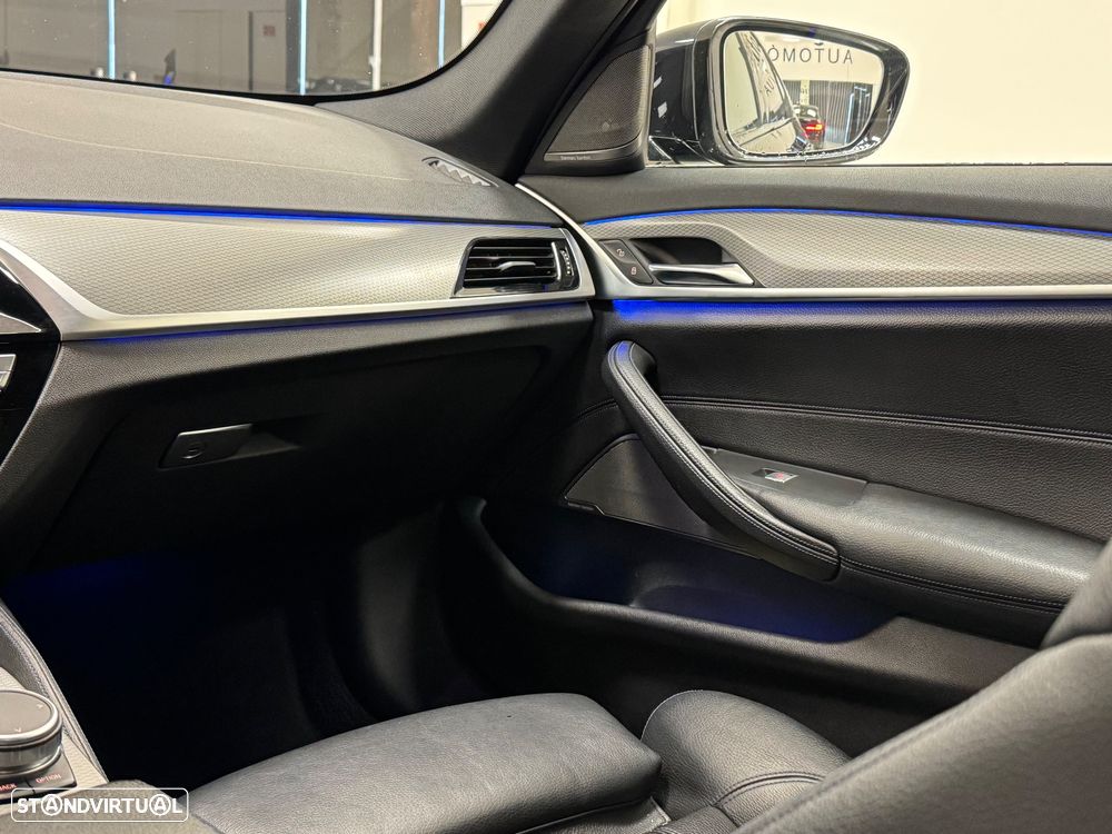 BMW 530 e Pack Desportivo M - 54