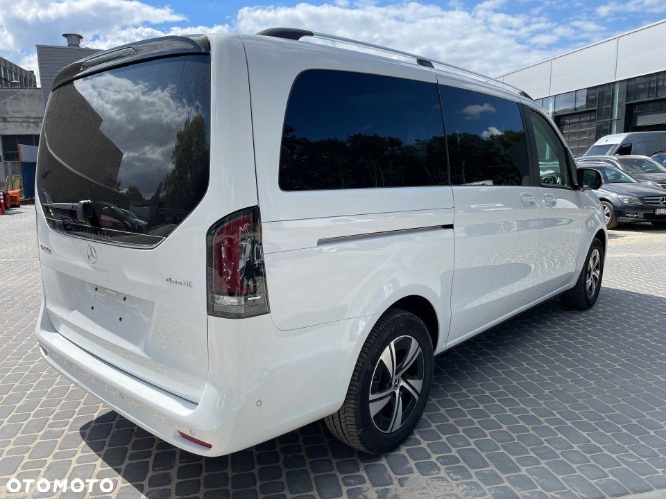 Mercedes-Benz Klasa V - 4