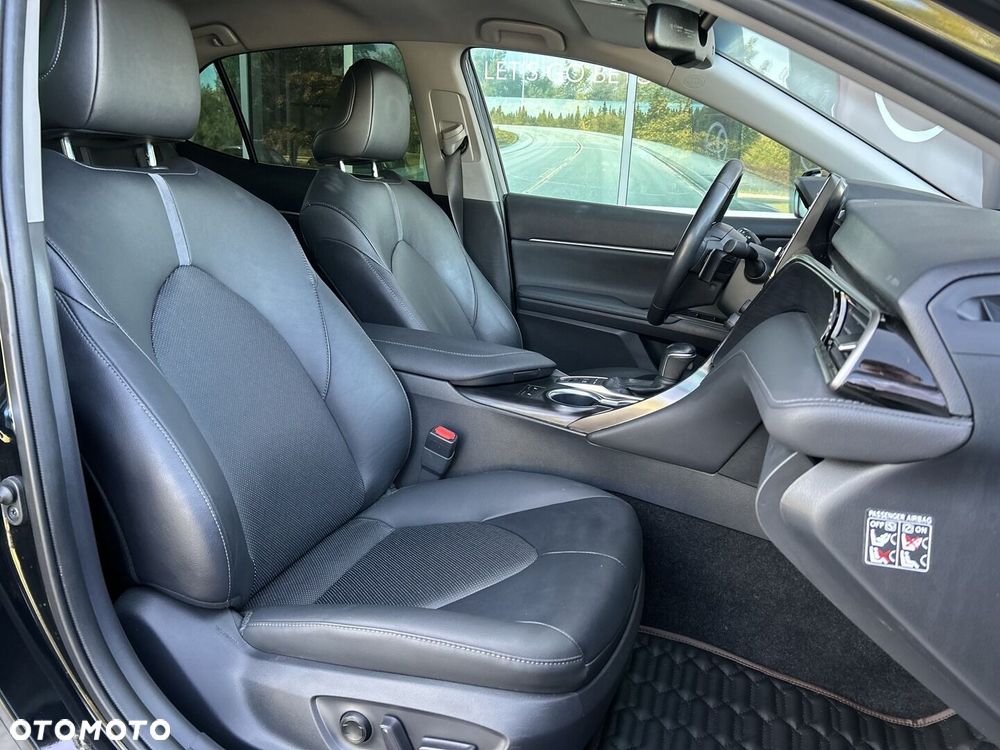 Toyota Camry 2.5 Hybrid Executive CVT - 11