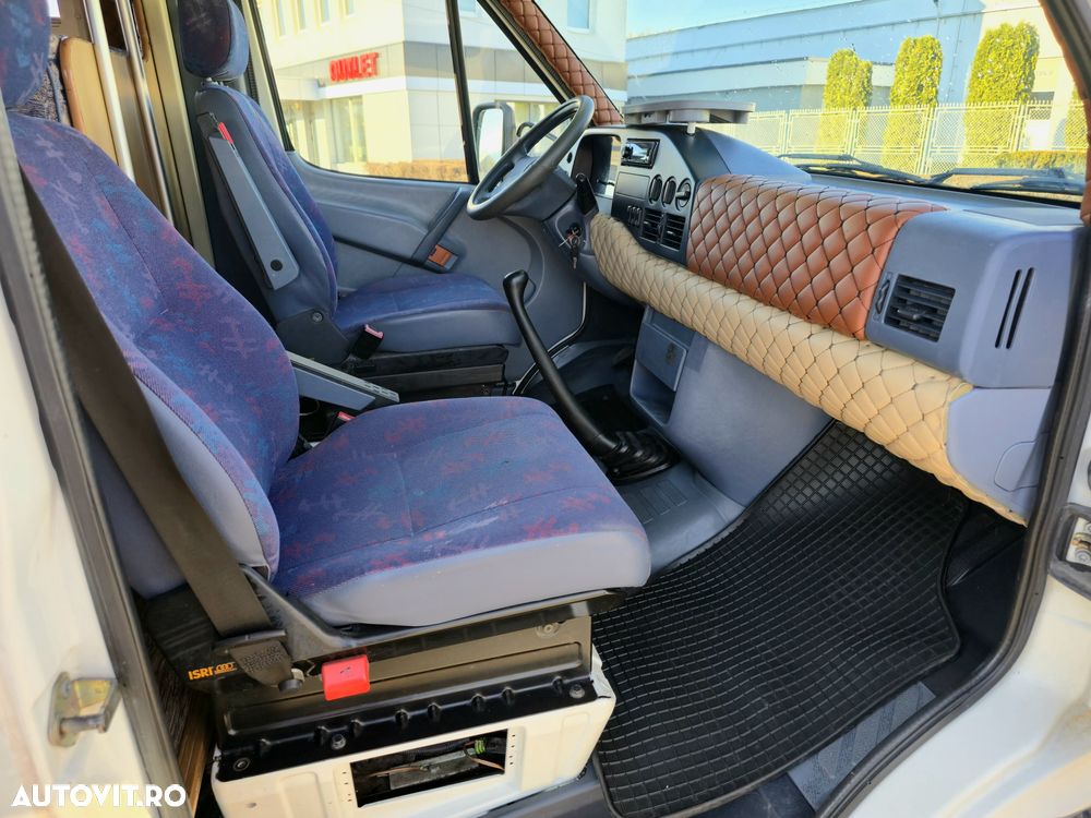 Mercedes-Benz Sprinter - 25
