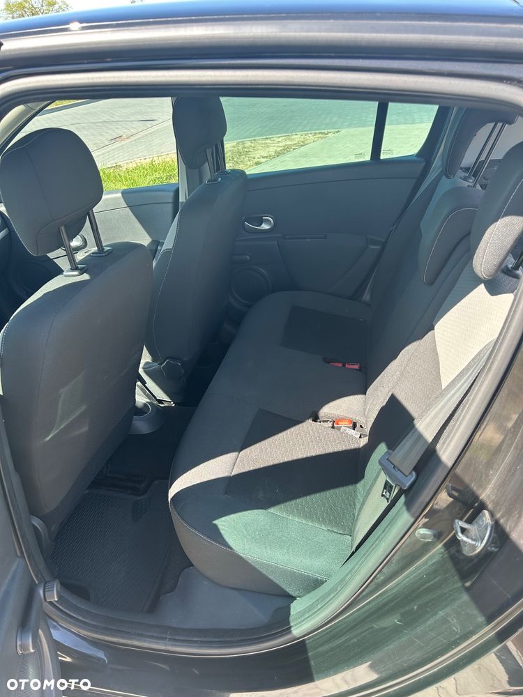 Renault Clio 1.2 16V Life - 14
