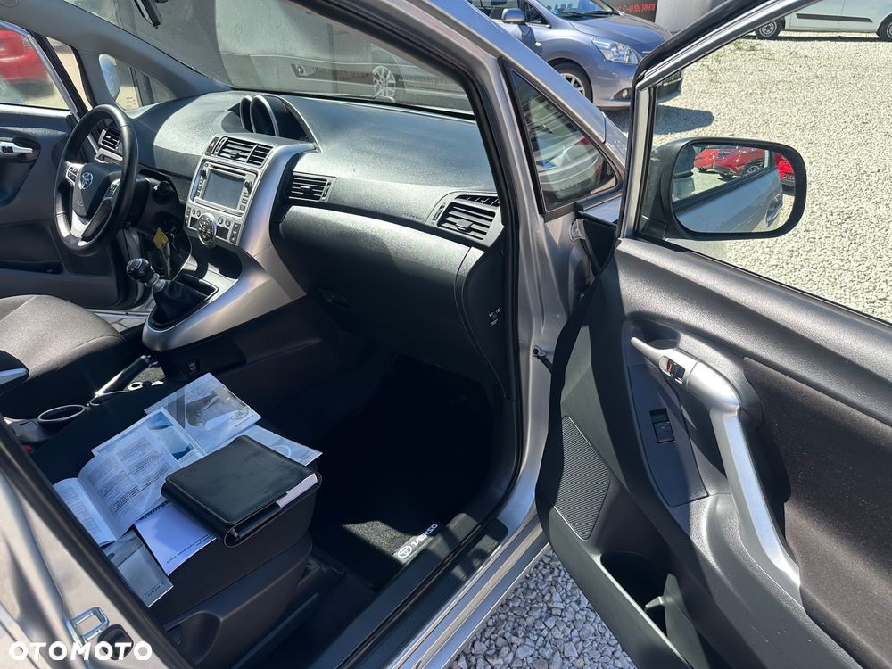 Toyota Verso 1.8 Executive - 19