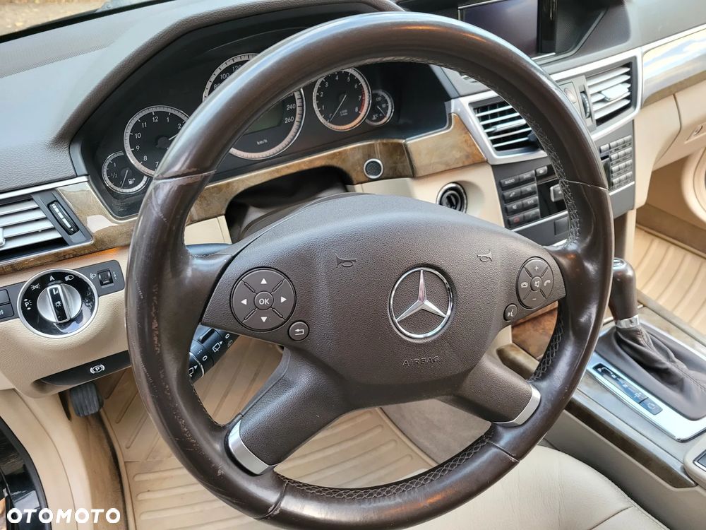 Mercedes-Benz Klasa E - 23