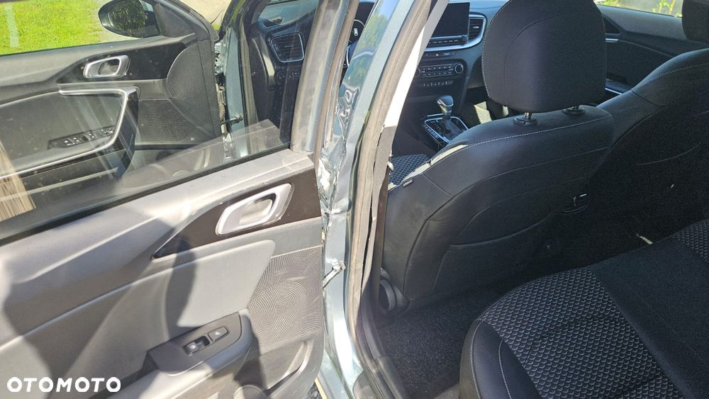 Kia Ceed 1.5 T-GDI DCT7 OPF JBL Sound Edition - 11