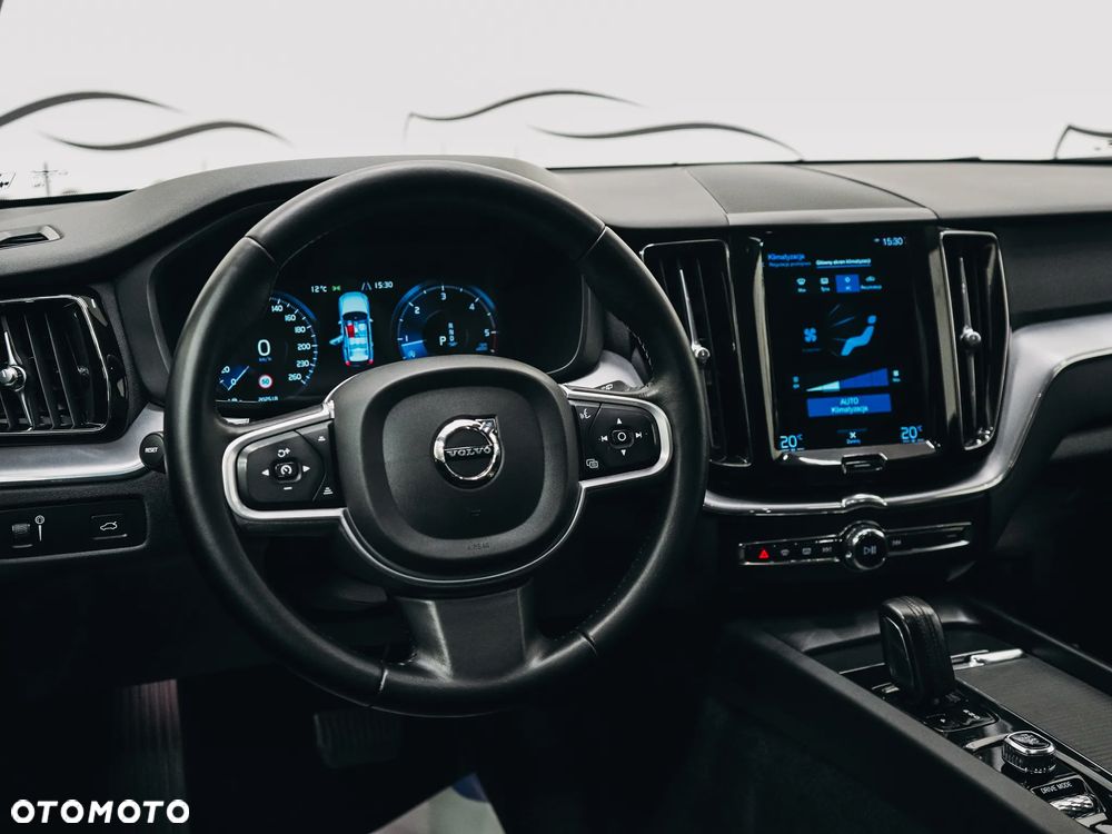 Volvo XC 60 B4 D Geartronic Momentum - 24