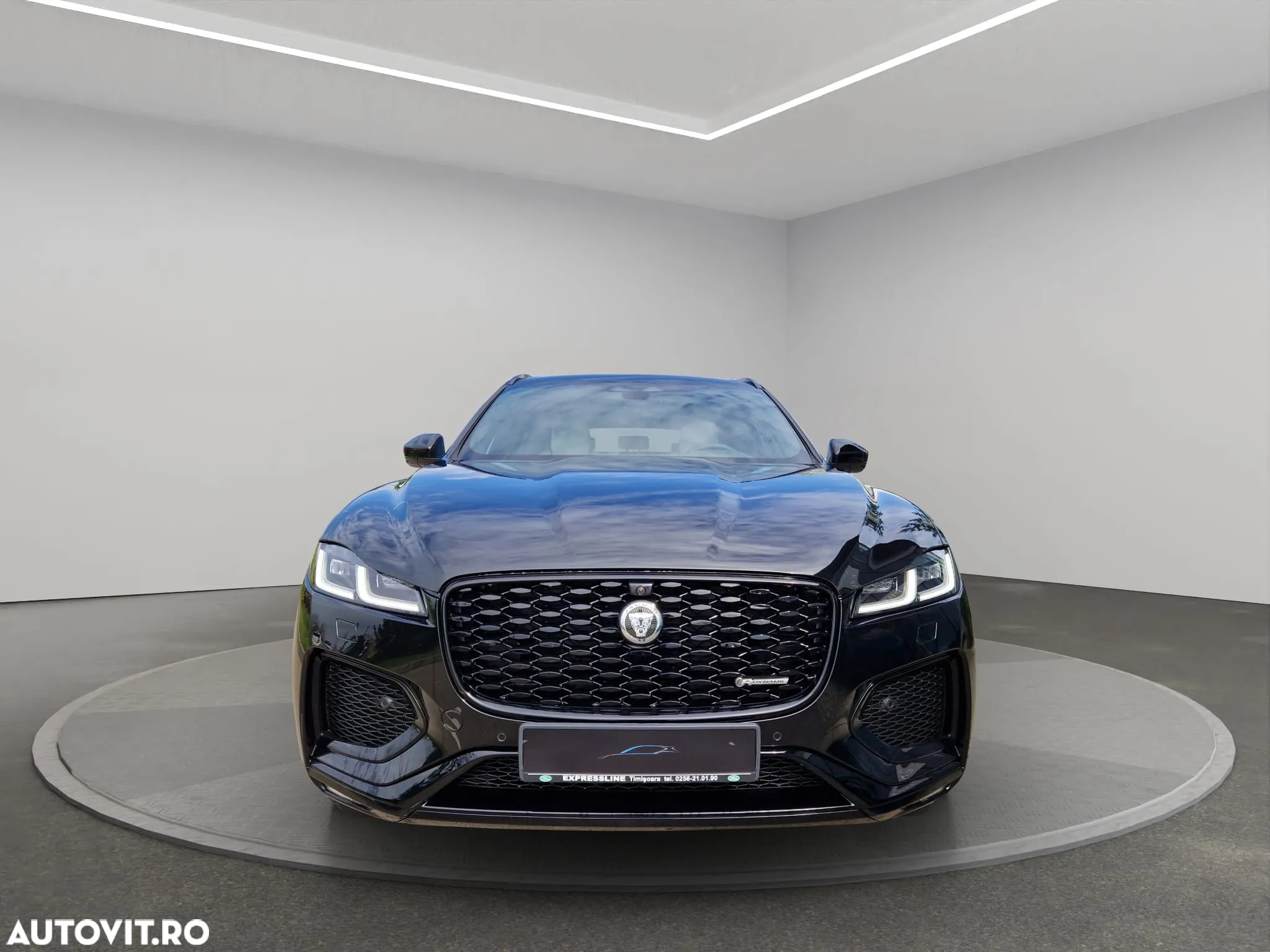 Jaguar F-Pace D200 AWD R-Dynamic SE - 2