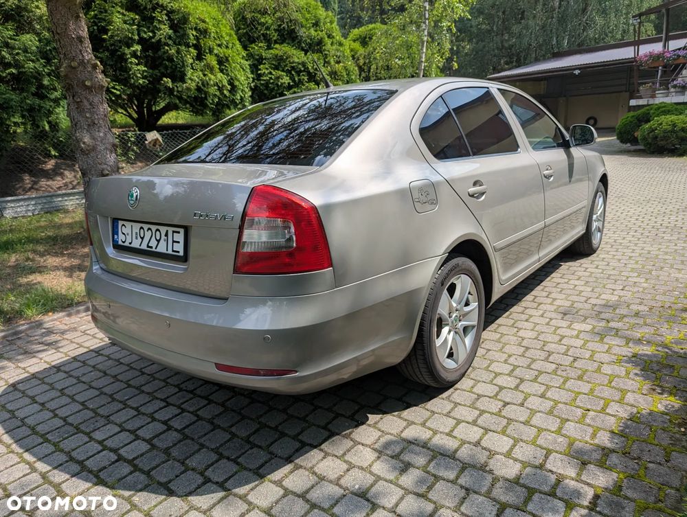 Skoda Octavia 2.0 TDI Elegance DSG - 9