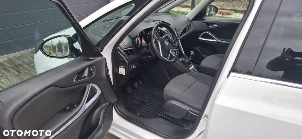 Opel Zafira - 9
