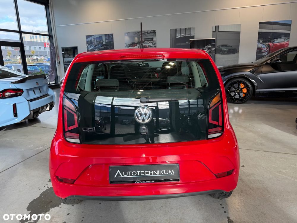 Volkswagen up! BlueMotion Technology colour fortana red - 6