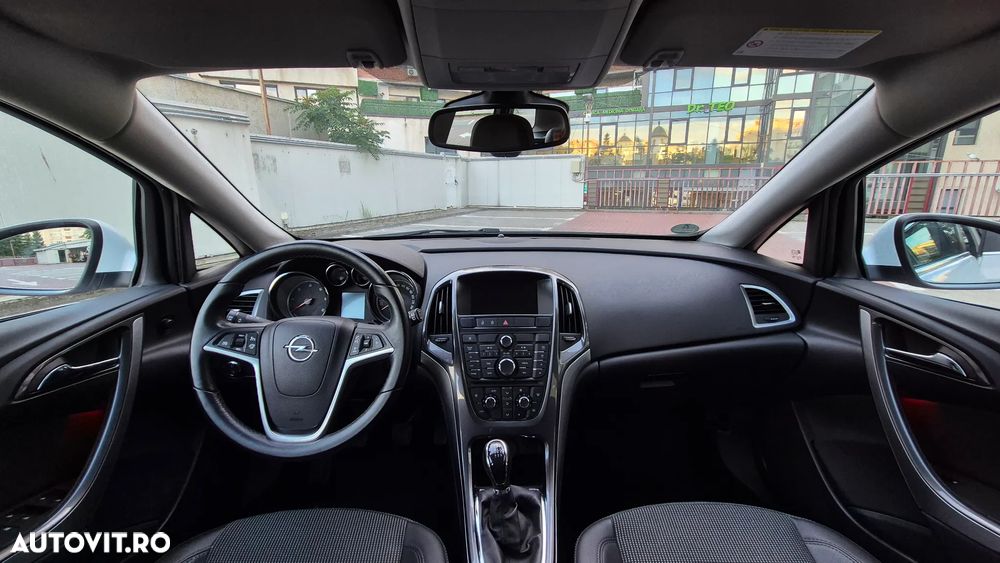 Opel Astra 1.7 CDTI DPF Cosmo - 8