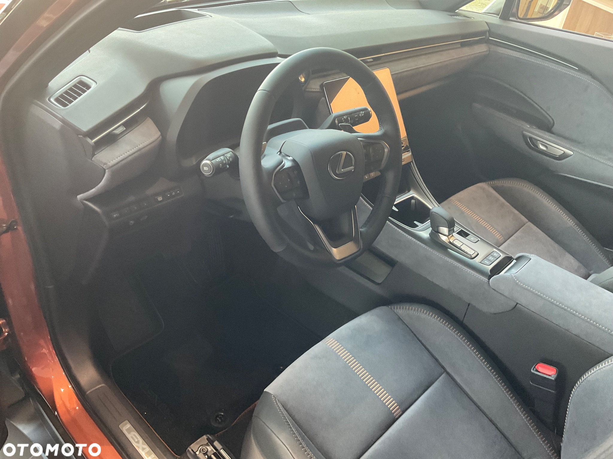 Lexus LBX 1.5 Hybrid Cool AWD - 6