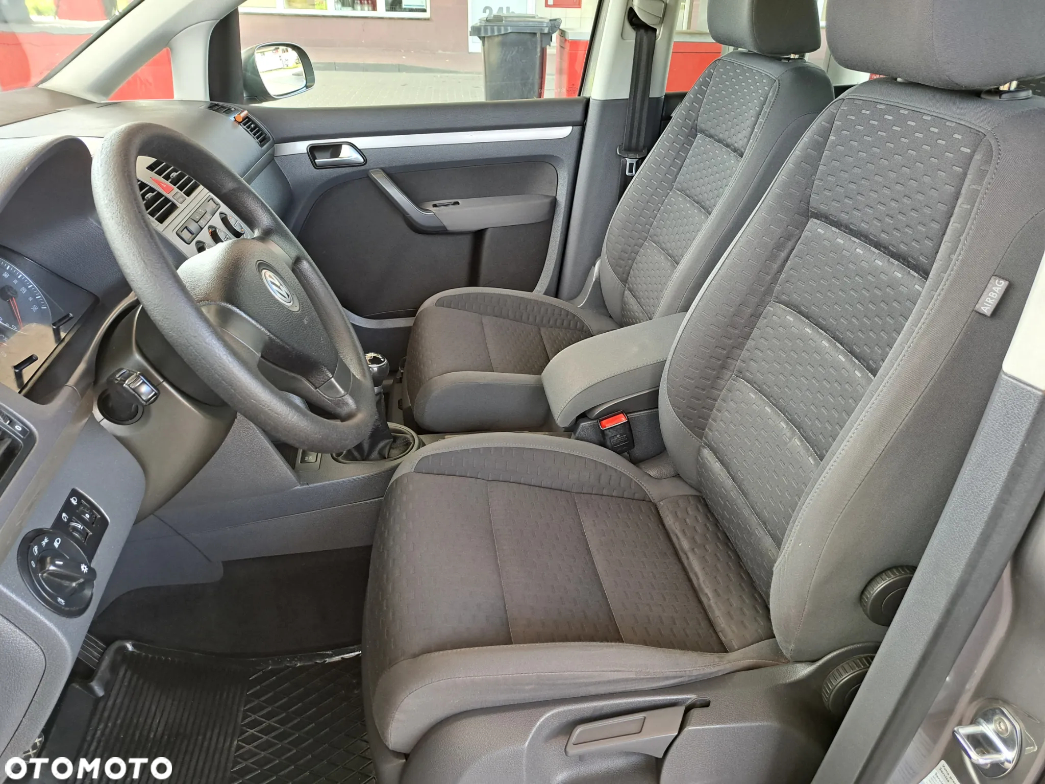 Volkswagen Touran - 15