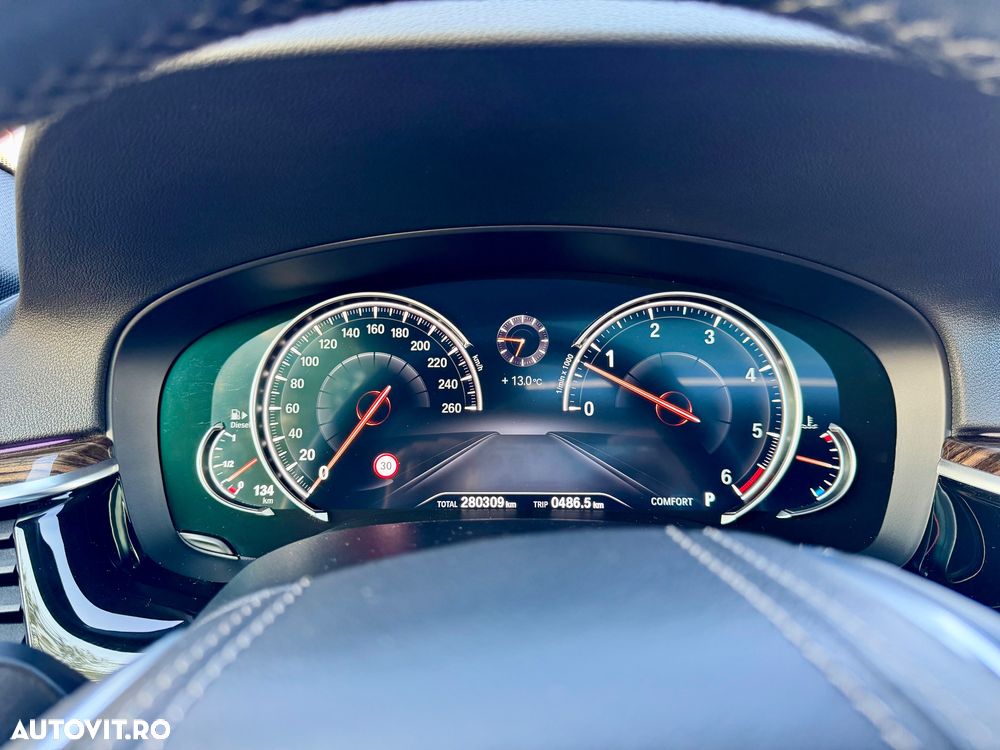 BMW Seria 5 530d xDrive AT - 10