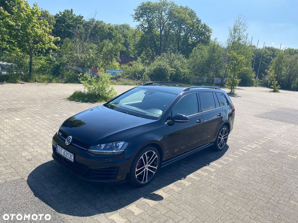 Volkswagen Golf - 2