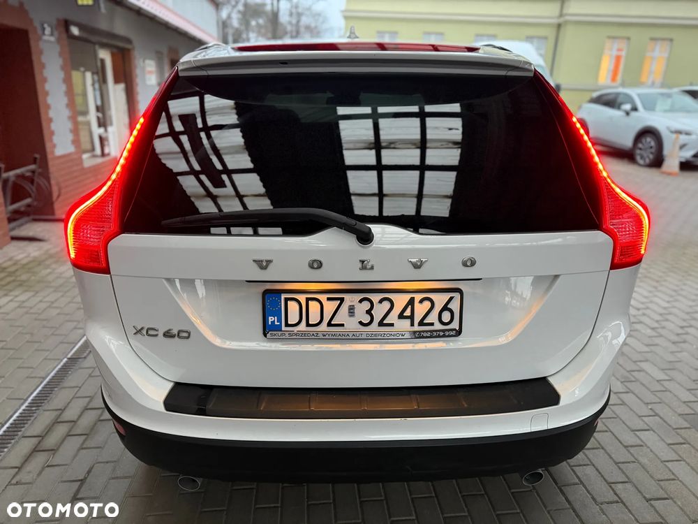 Volvo XC 60 3.2 AWD RDesign - 5