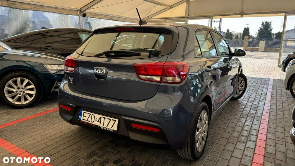 Kia Rio - 22