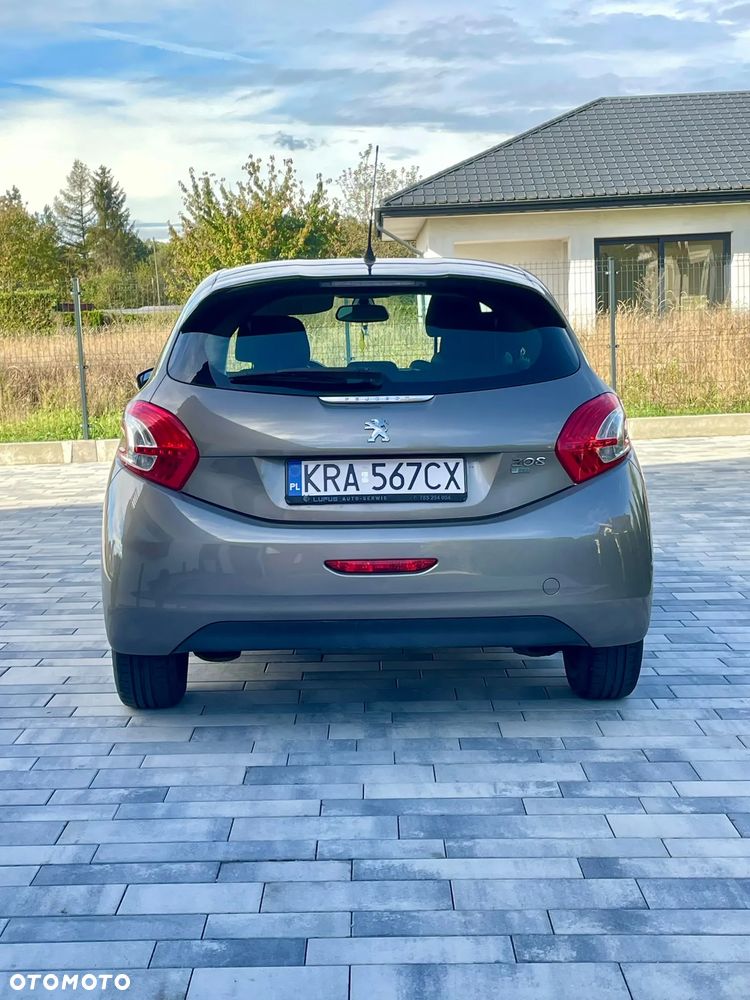 Peugeot 208 - 6