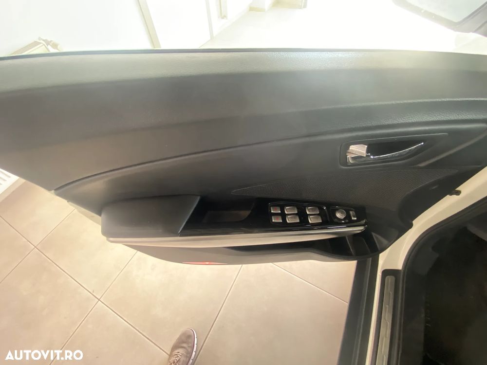 SsangYong Tivoli e-XDi 160 2WD Aut. Sapphire - 11