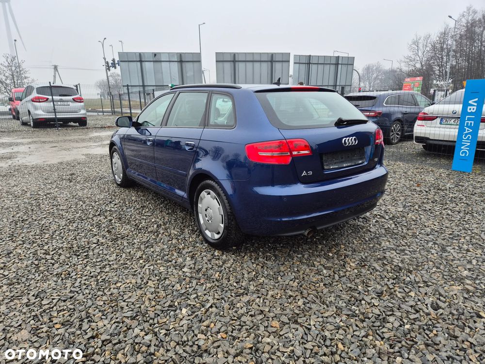Audi A3 Sportback 1.6 TDI DPF Ambiente - 7