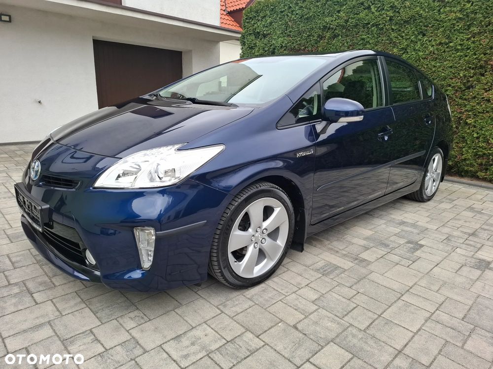 Toyota Prius (Hybrid) Executive - 2