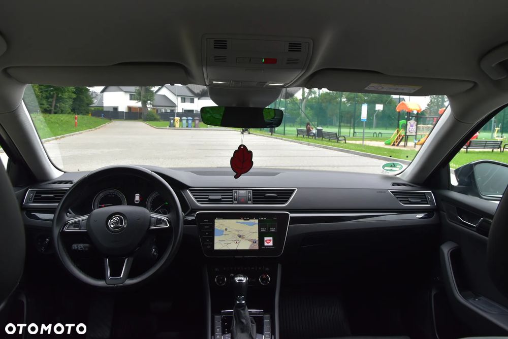 Skoda Superb 2.0 TDI 4x4 DSG L&K - 8