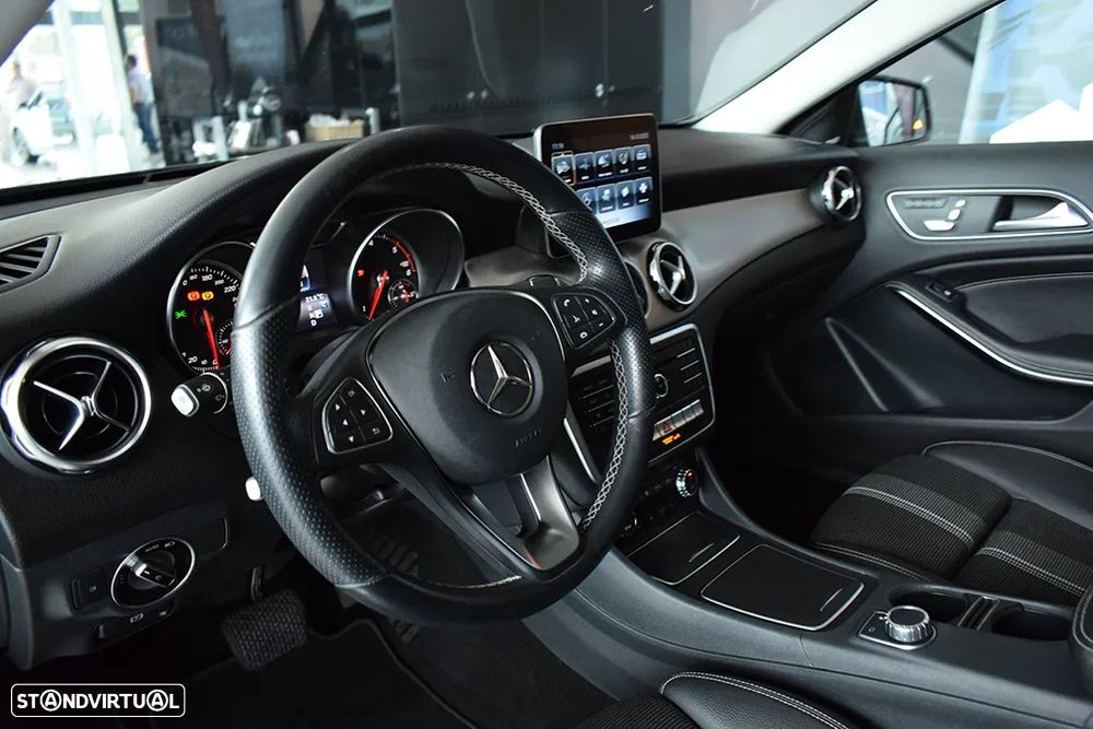 Mercedes-Benz GLA 220 CDi AMG Line - 9
