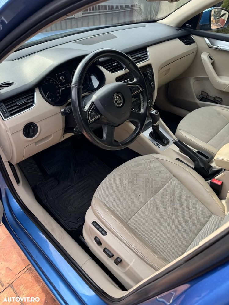 Skoda Octavia 2.0 TDI STYLE DSG - 10