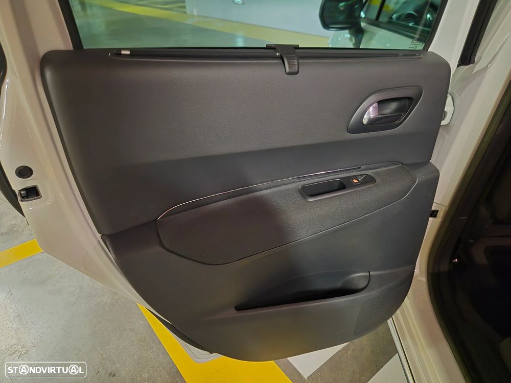 Peugeot 3008 1.6 HDi Style - 31