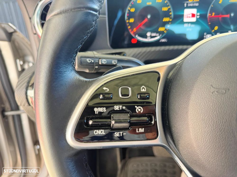 Mercedes-Benz CLA 180 d Shooting Brake 7G-DCT - 25