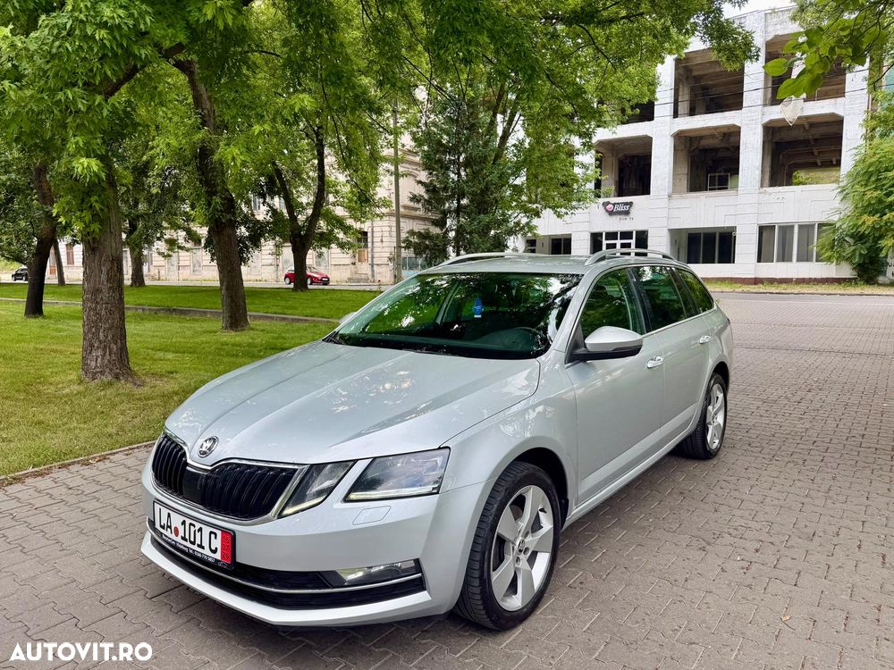 Skoda Octavia 2.0 TDI DSG Premium Edition - 1